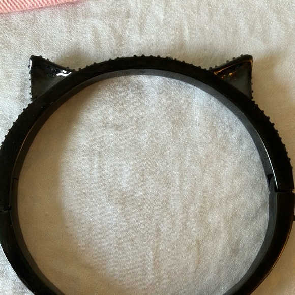 Kate Spade: Black Cat Ear Bracelet- Pink Pouch - Picture 12 of 13